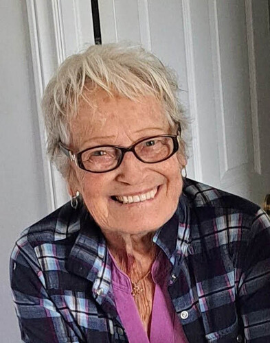 Medium cecile hachey